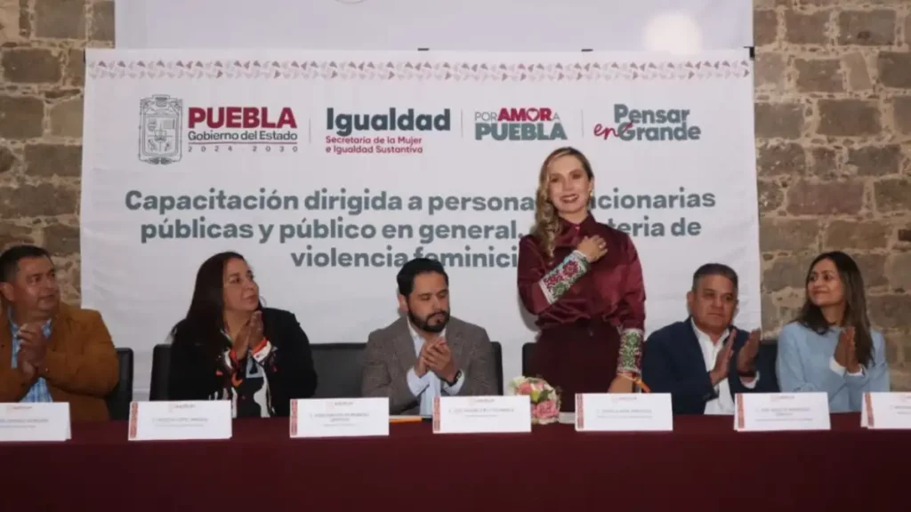 Gobierno del Estado imparte capacitación de Violencia Feminicida para alcaldes de la Sierra Norte en Zacatlán