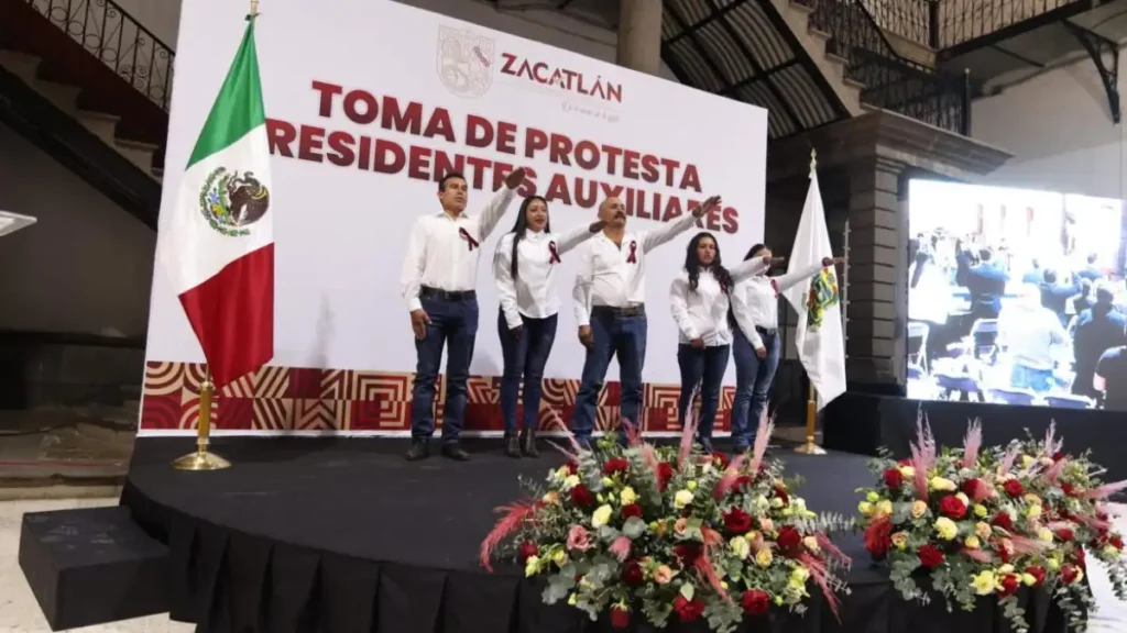 Bety Sánchez toma protesta a presidentes auxiliares: “Trabajemos sin divisiones y por amor a Zacatlán”