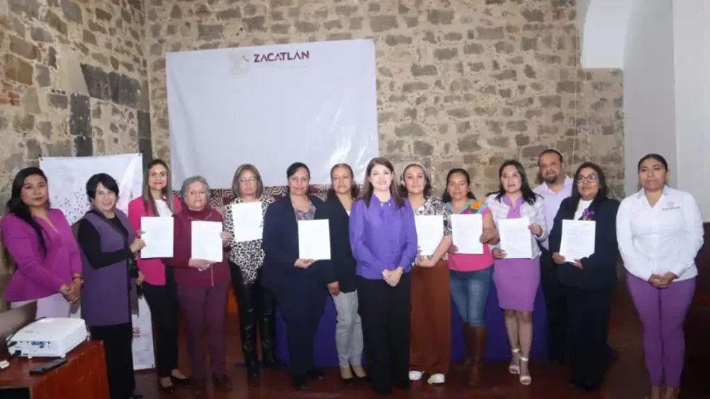 Ayuntamiento de Zacatlán y escuelas instalan la Red Violeta