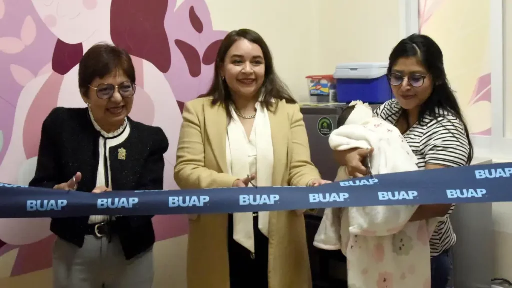 La BUAP inaugura el lactario número 11 en la Facultad de Filosofía y Letras