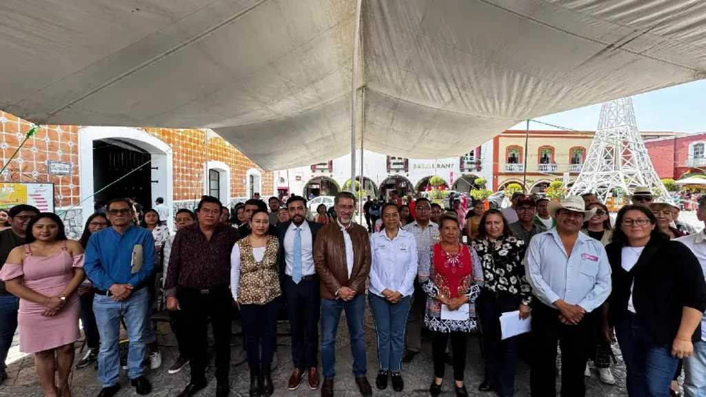 Ariadna Ayala presenta "Te abrazamos paisano"