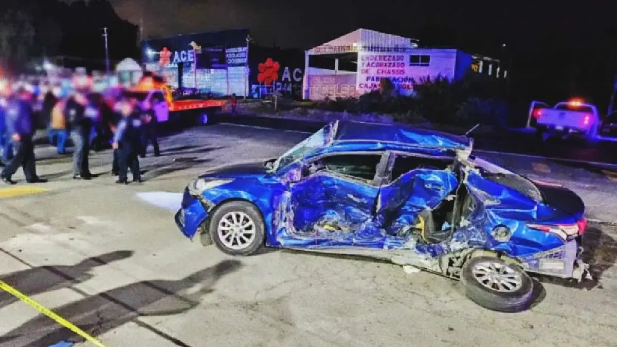 Conductor de Uber murió y pasajera resultó lesionada tras choque en Atlixco, Puebla 