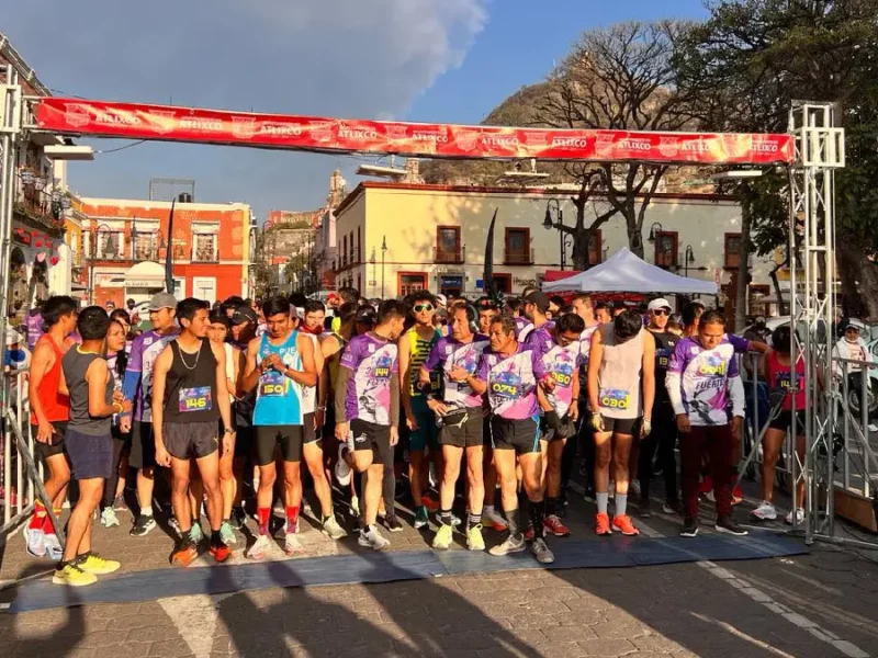 Participa en la carrera Siempre fuertes y conmemora el Día de la Mujer en Atlixco