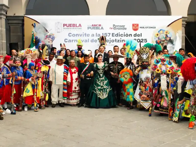 Roberto Solís y Alejandro Armenta inauguran el primer convite del carnaval de Huejotzingo en Puebla