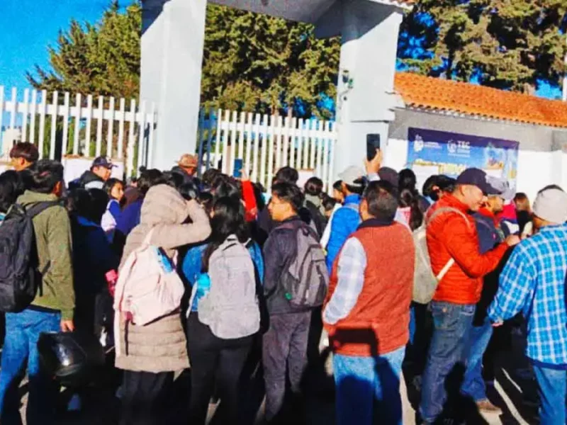 Profesores toman el Instituto Tecnológico de Ciudad Serdán; exigen destitución del director 