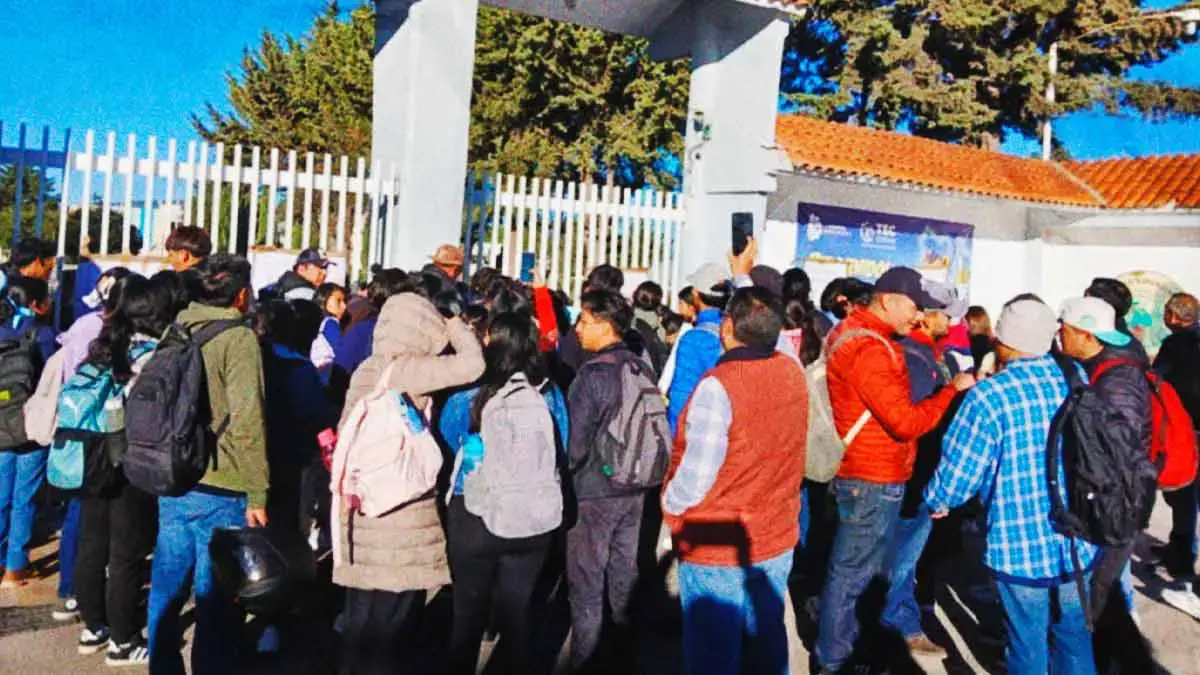 Profesores toman el Instituto Tecnológico de Ciudad Serdán; exigen destitución del director 