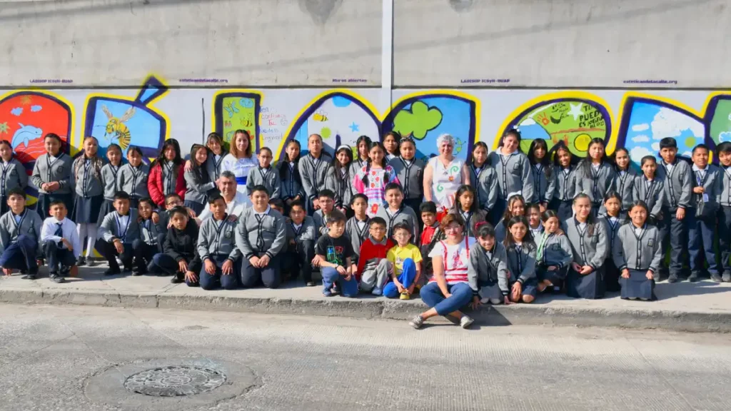 Impulsa la BUAP identidad cultural y lenguas maternas en escolares, a través del arte muralista