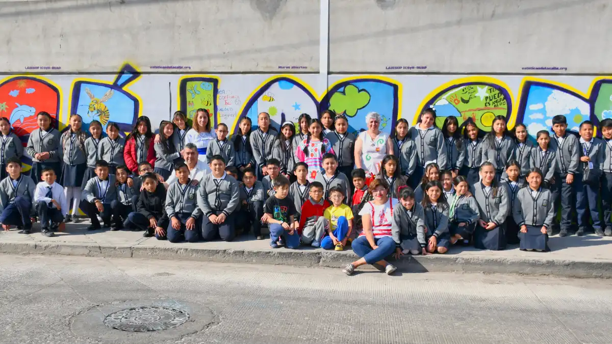Impulsa la BUAP identidad cultural y lenguas maternas en escolares, a través del arte muralista