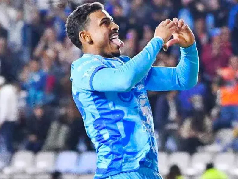 Jhon Kennedy marca doblete en triunfo Pachuca sobre el Club Puebla en el Clausura 2025