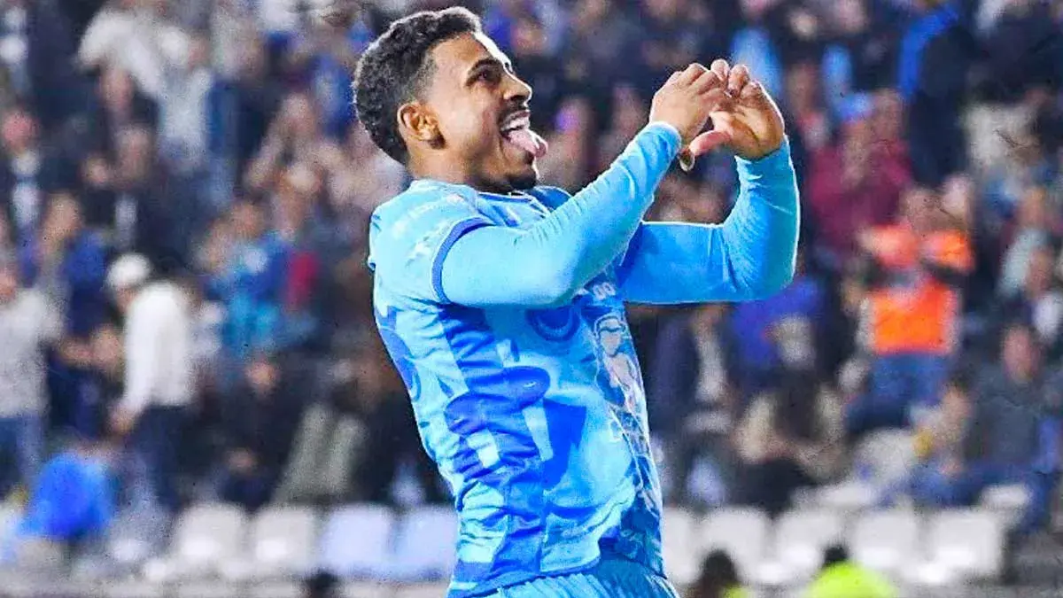 Jhon Kennedy marca doblete en triunfo Pachuca sobre el Club Puebla en el Clausura 2025