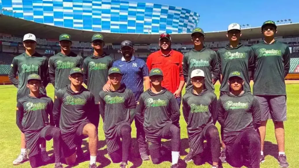 Peloteros de la Academia de los Pericos de Puebla firman con Yankees de Nueva York  