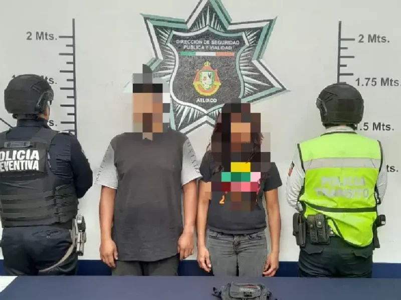Policía de Atlixco detiene a dos personas por delitos contra la salud