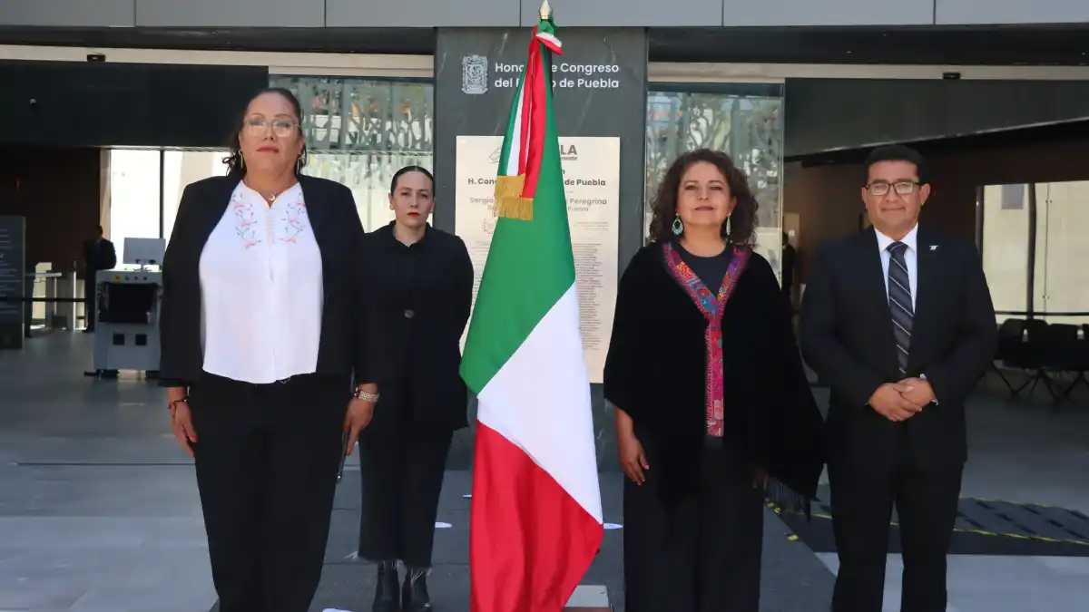 Conmemora Congreso del Estado el Día de la Bandera
