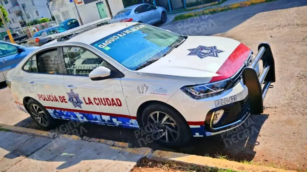 Denuncian a policía municipal de Puebla por presionar a deudos para contratar a funeraria
