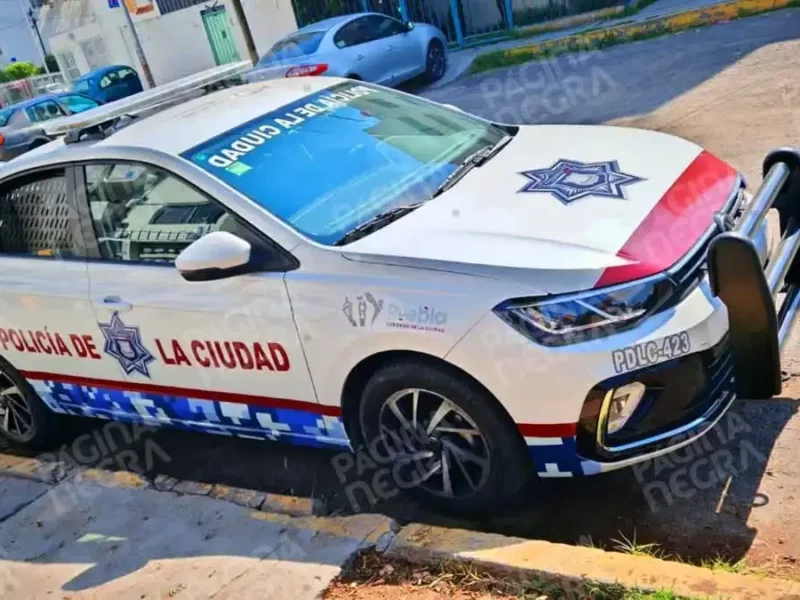 Denuncian a policía municipal de Puebla por presionar a deudos para contratar a funeraria