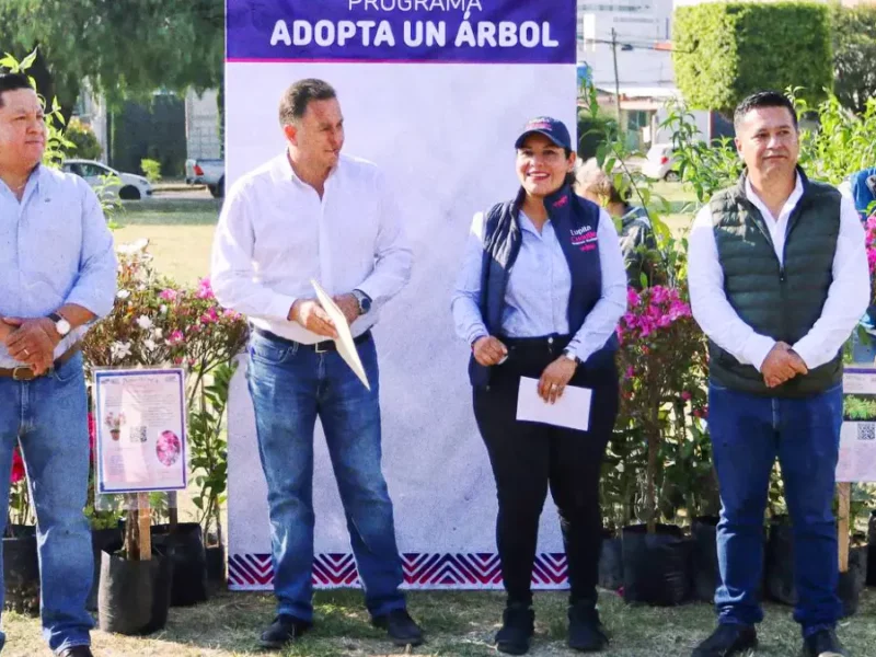 Promueve Lupita Cuautle el cuidado del medio ambiente con adopción de árboles