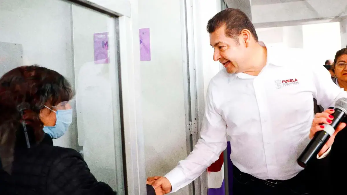 Gobierno de Puebla está dispuesto a escuchar a los universitarios: Alejandro Armenta 