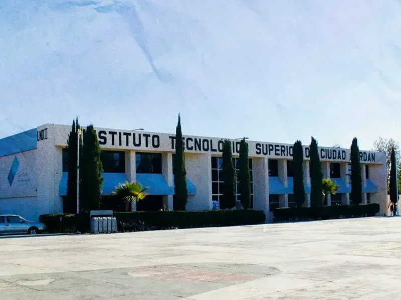 Maestros reabren el Instituto Tecnológico de Ciudad Serdán tras acuerdo con el gobierno