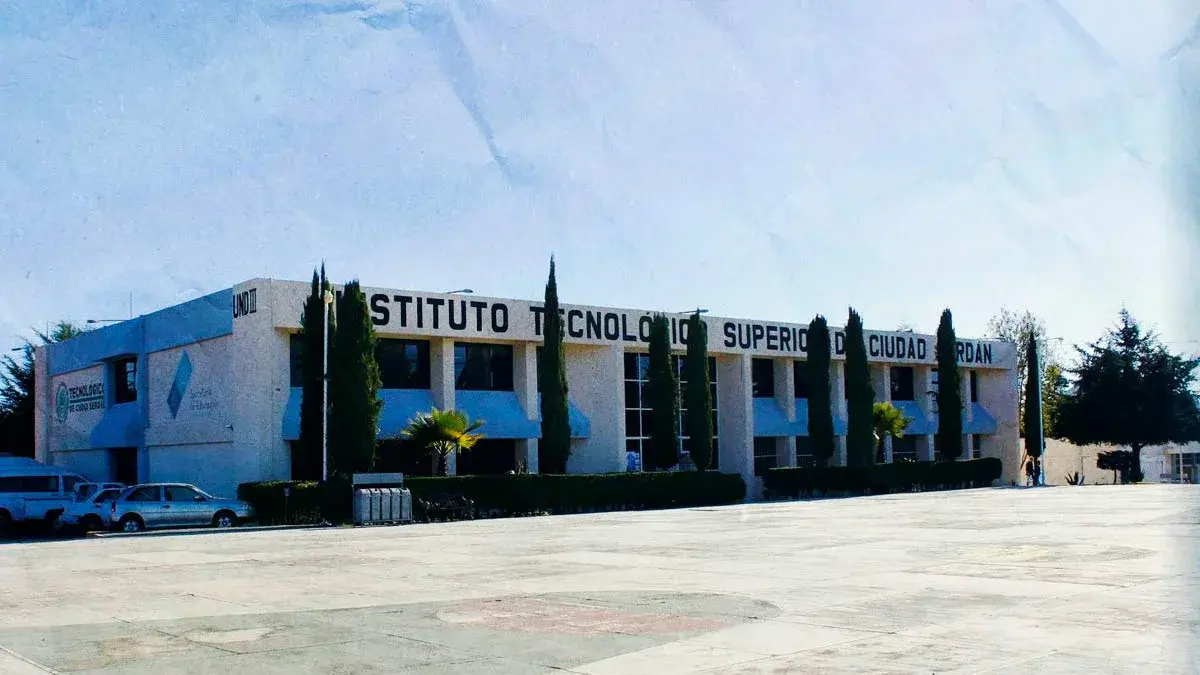 Maestros reabren el Instituto Tecnológico de Ciudad Serdán tras acuerdo con el gobierno