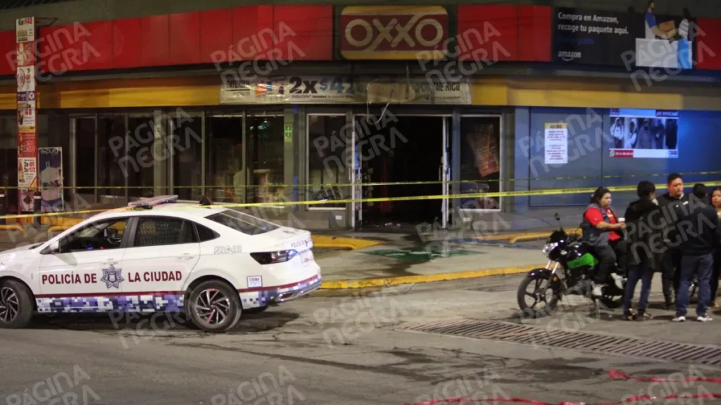 Matan a dos policías municipales e incendió un Oxxo en Bosques de San Sebastián, Puebla