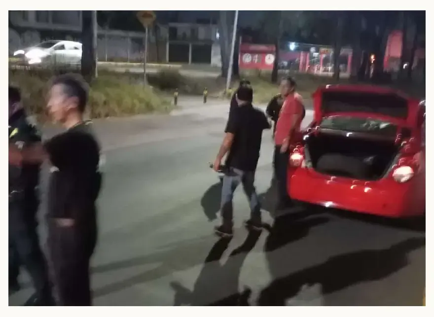 Delincuentes vandalizan tiendas OXXO y provocan caos con ponchallantas, tras ejecución de policías en Puebla