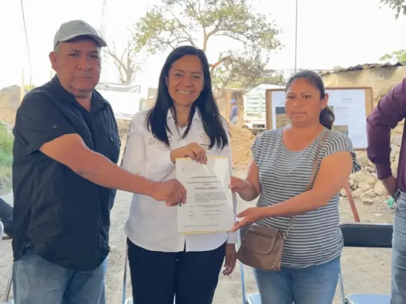 Ariadna Ayala inicia construcción de tanque elevado en La Sabana