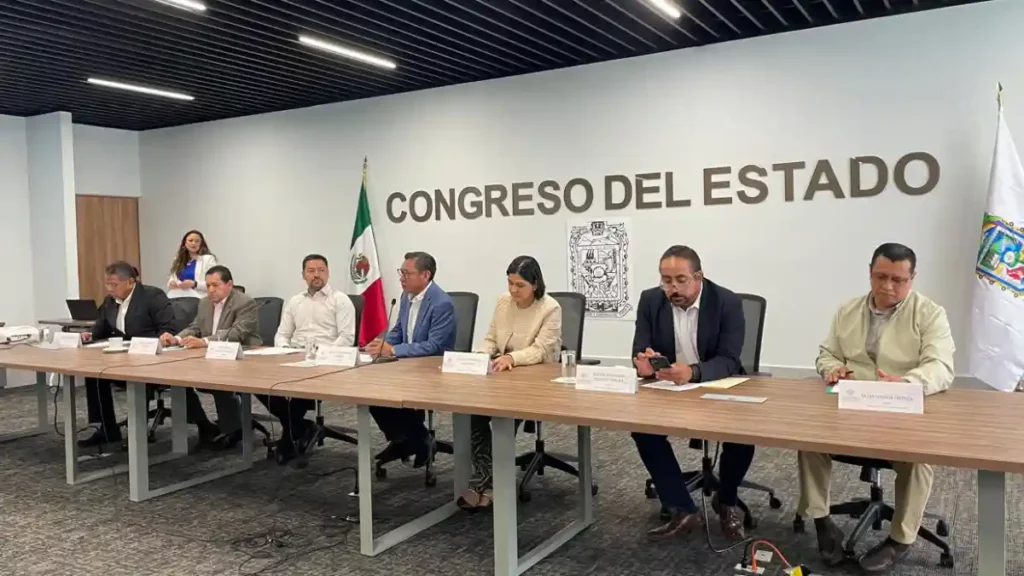 Avalan en Comisión del Congreso exhorto para respetar derechos laborales de servidores públicos municipales