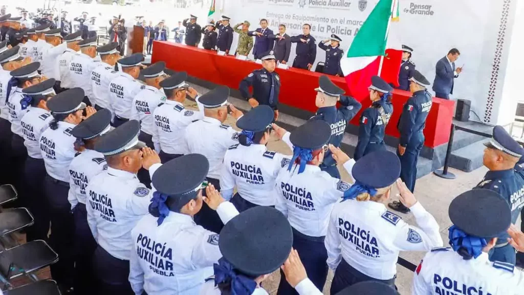 Alejandro Armenta anuncia aumento de 15% a salario de policías auxiliares de Puebla este 2025  