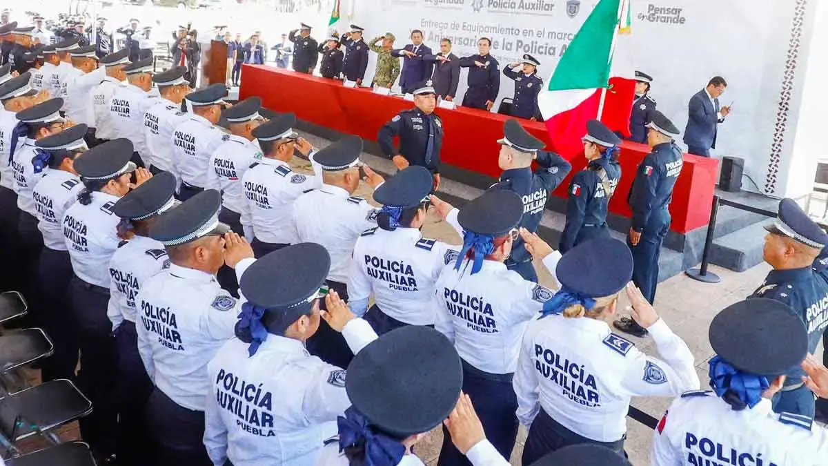 Alejandro Armenta anuncia aumento de 15% a salario de policías auxiliares de Puebla este 2025  