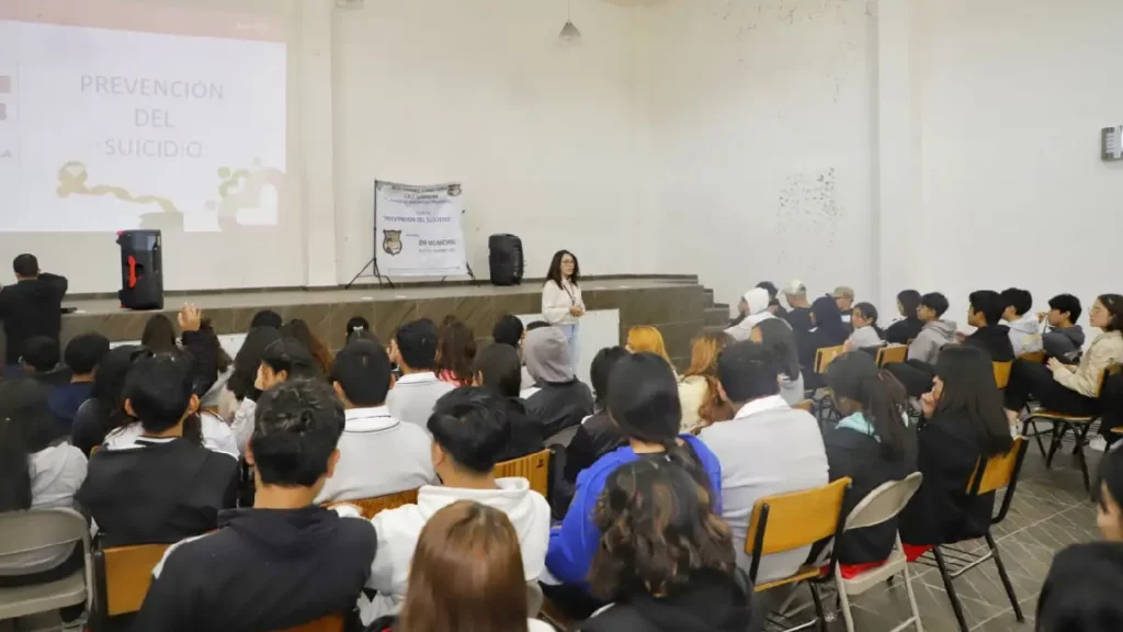 Refuerza el SMDIF pláticas y talleres sobre prevención del suicidio en las escuelas