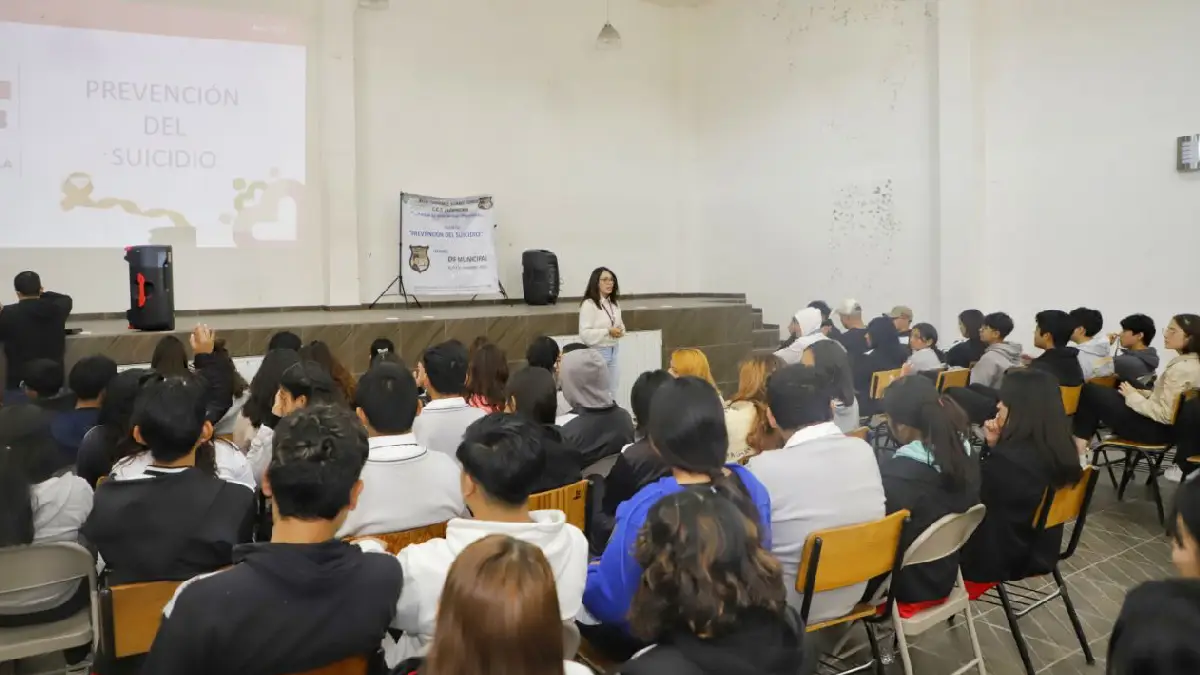 Refuerza el SMDIF pláticas y talleres sobre prevención del suicidio en las escuelas
