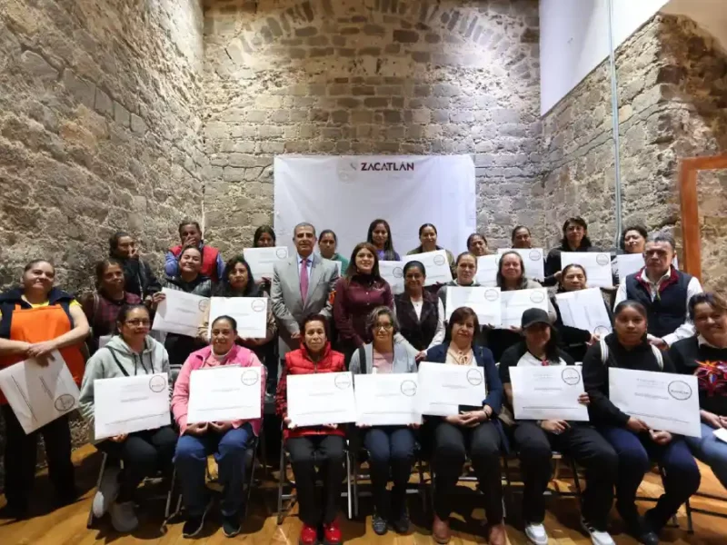 Después de 10 años, 80 mujeres de Zacatlán obtuvieron las escrituras de sus propiedades