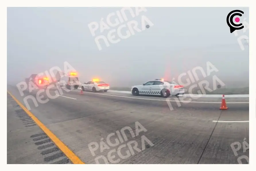 Neblina provocó que custodio muriera prensado entre dos trailers en la autopista Puebla-Orizaba