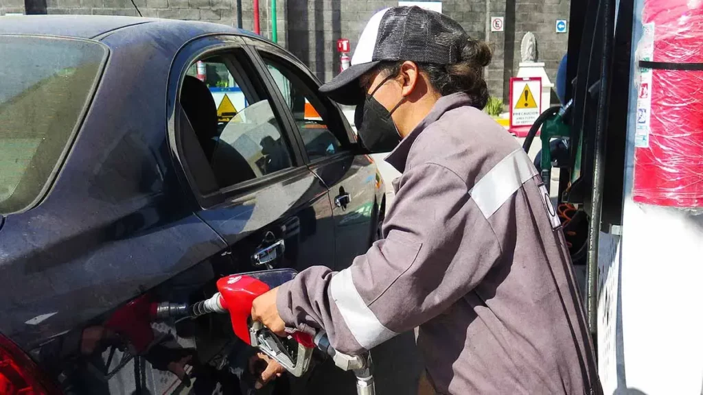 Profeco califica a seis gasolineras de Puebla como "las peores" por robo de combustible 