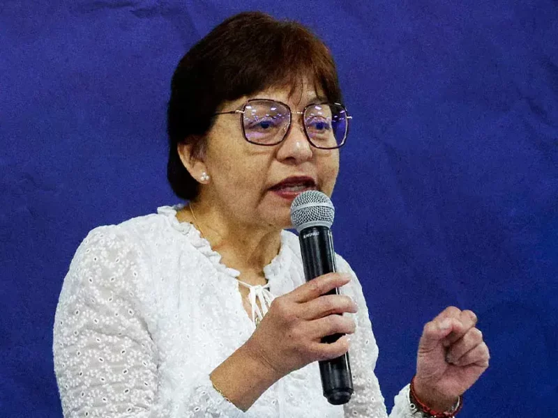 Lilia Cedillo acude a CU para diálogo con estudiantes que mantienen paro de la BUAP 
