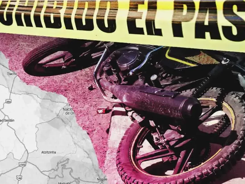 Motociclista adolescente derrapó, chocó contra poste y murió en Chalchicomula de Sesma