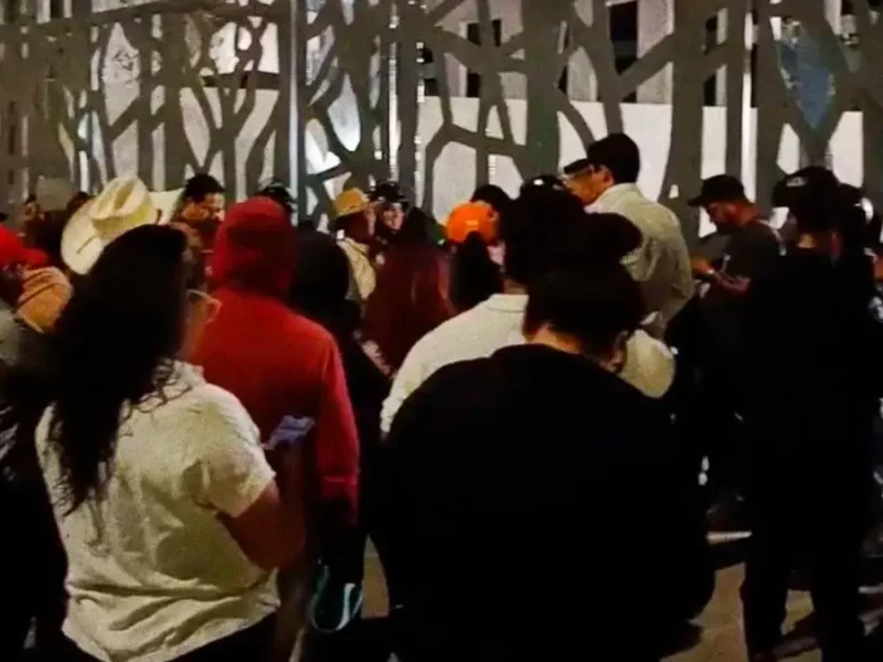 Congreso de Puebla permanece tomado por manifestantes de Tlachichuca y Ciudad Serdán 