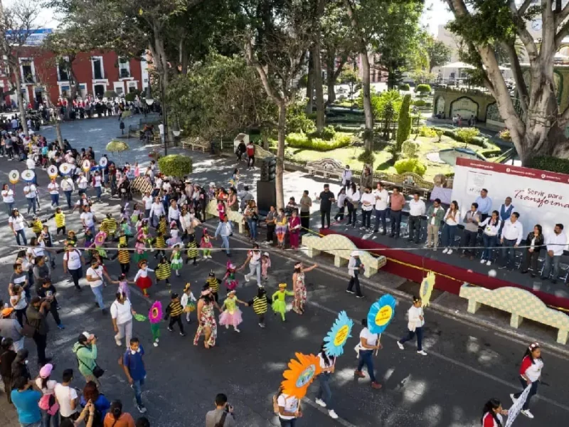 Atlixco da la bienvenida a la primavera con su colorido y tradicional desfile infantil