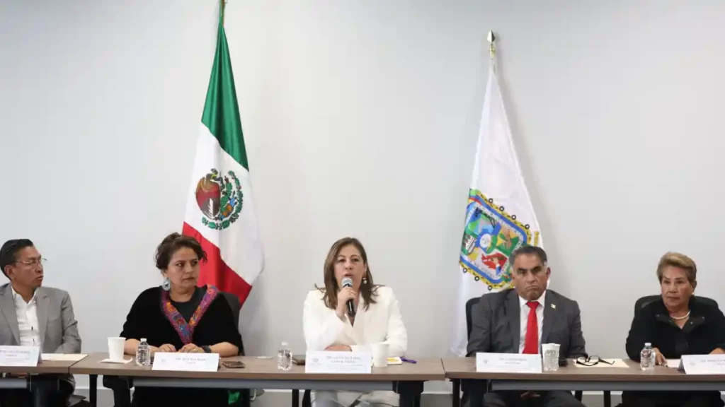 Instala Congreso Comisión para los Festejos de la Conmemoración del Bicentenario de la Constitución de 1825