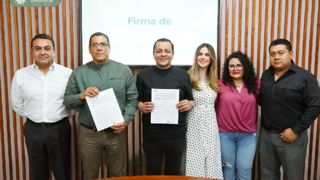 Presidente municipal toma protesta a Federico Ramos como auxiliar de San Juan Tuxco