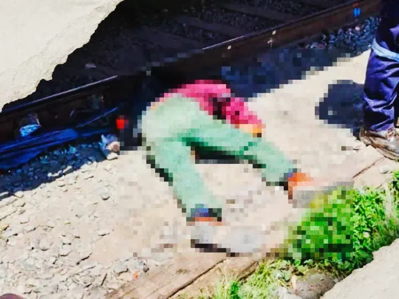 Tren impacta a peatón en San Felipe Hueyotlipan, Puebla; hombre sufrió trauma craneal