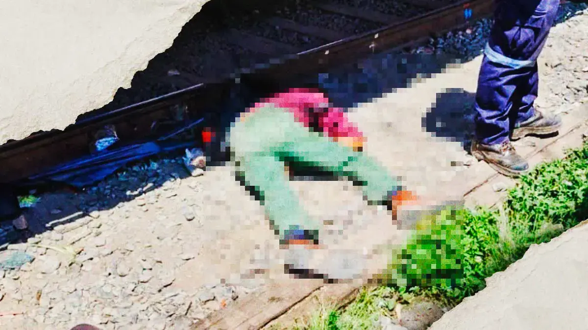 Tren impacta a peatón en San Felipe Hueyotlipan, Puebla; hombre sufrió trauma craneal