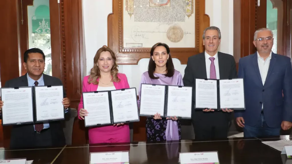 Unen esfuerzos DIF estatal y municipal para fortalecer el programa de desayunos escolares calientes