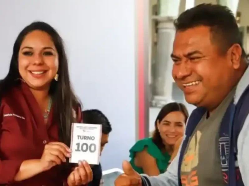 "Escuchando a Cholula" un programa que acerca a los funcionarios y los servicios a la gente que lo necesita