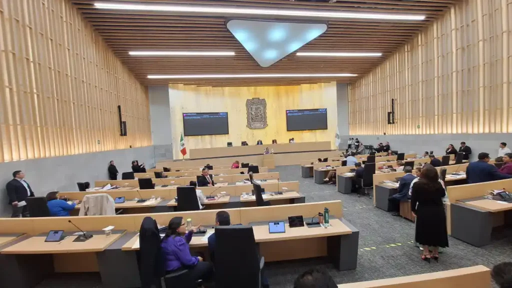 Analizará Congreso iniciativa para otorgar a padres y madres licencia por enfermedad de sus hijos