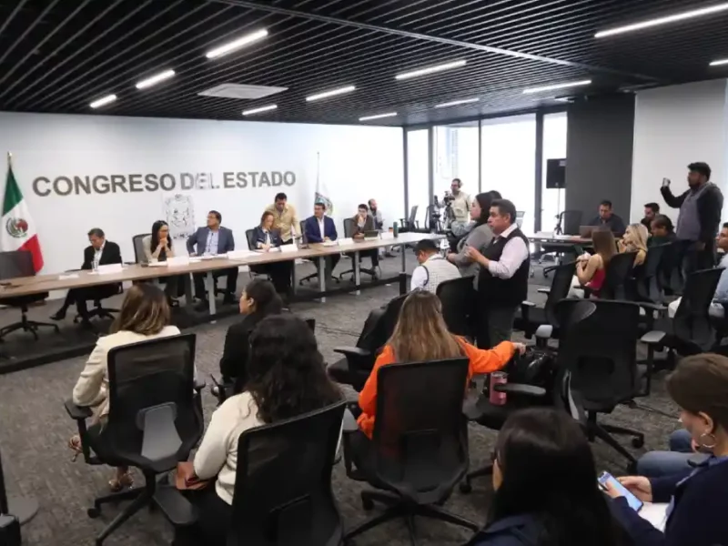 Aprueban en Comisión del Congreso el establecimiento de la figura de Diputado Migrante
