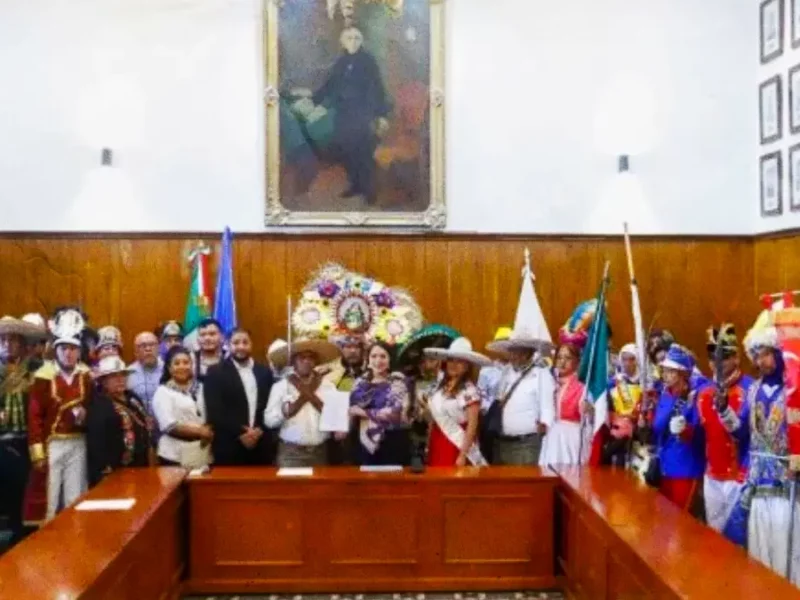 Entrega Gobierno de Cholula la Plaza de la Concordia a carnavaleros