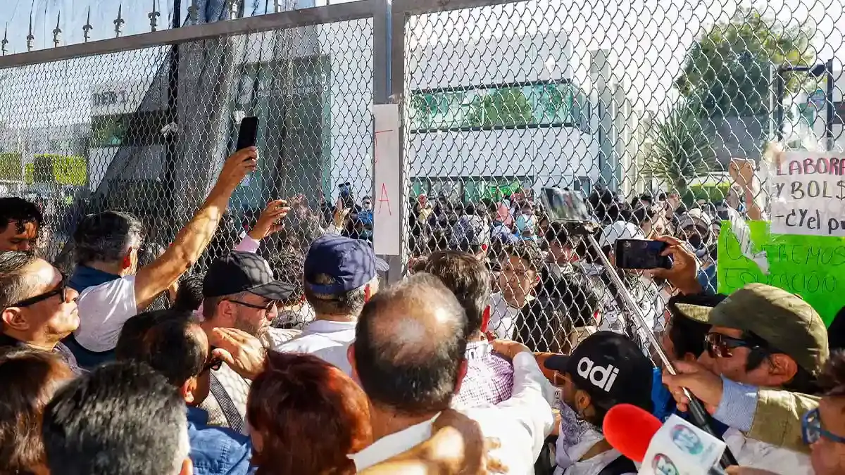 Estudiantes en paro de la BUAP incumplen con entrega de pliego petitorio; movimiento se fragmenta  