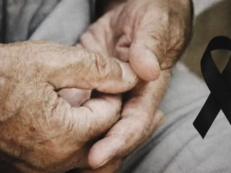 Hombre de la tercera edad murió frente a su esposa en el Zócalo de Puebla