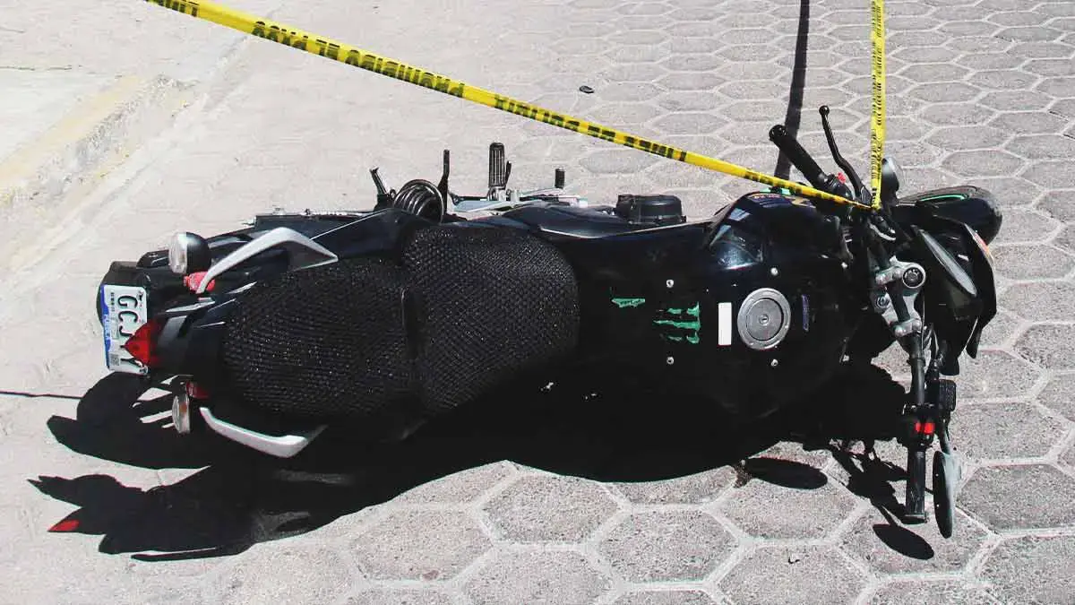 Motociclista murió por derrape en Tecamachalco, Puebla; una persona más resultó herida
